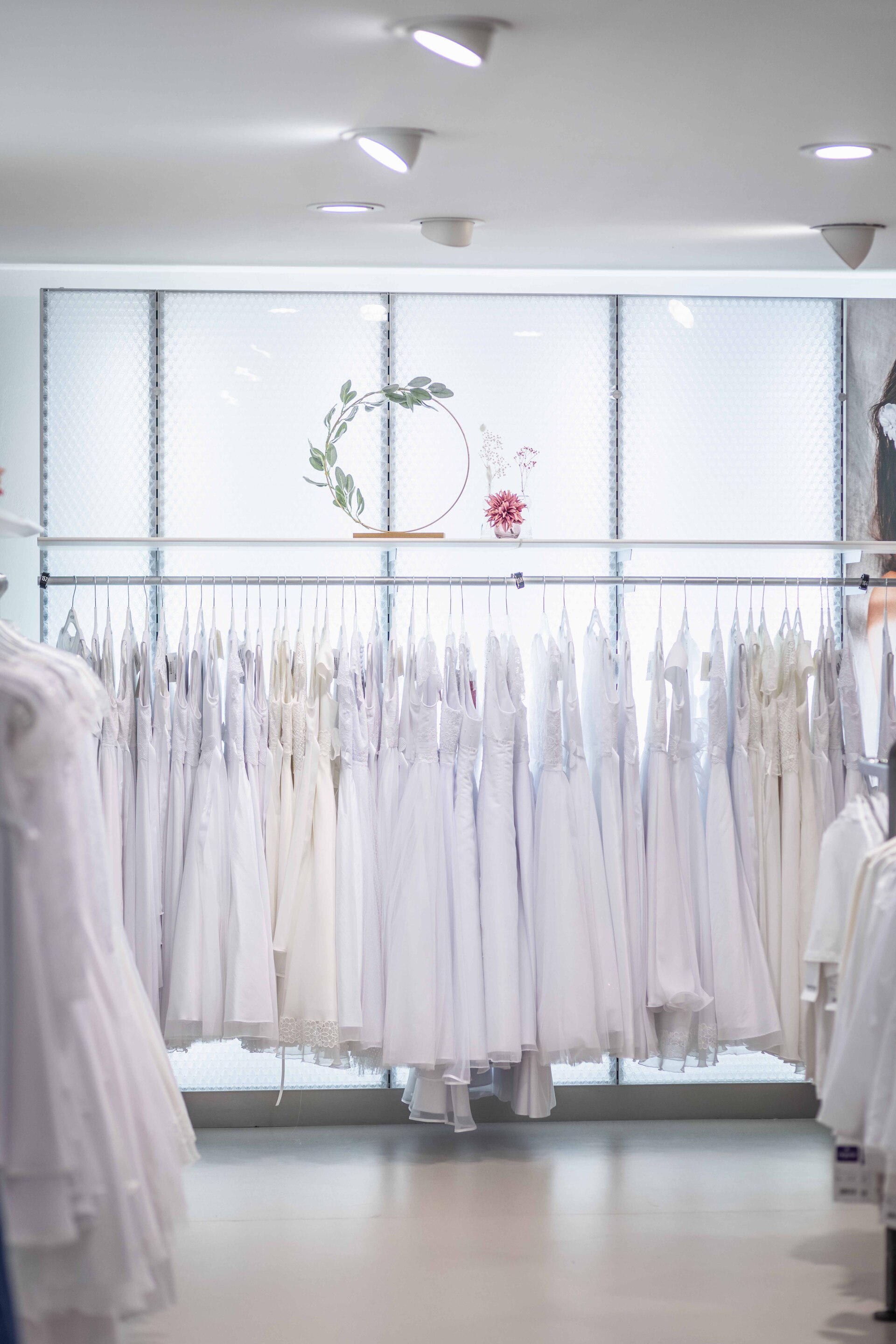 Erstkommunionskleidung finden Sie im Modehaus Bültel & Westhoff, Am Thietor 10, 48431 Rheine, bueltel-westhoff.de