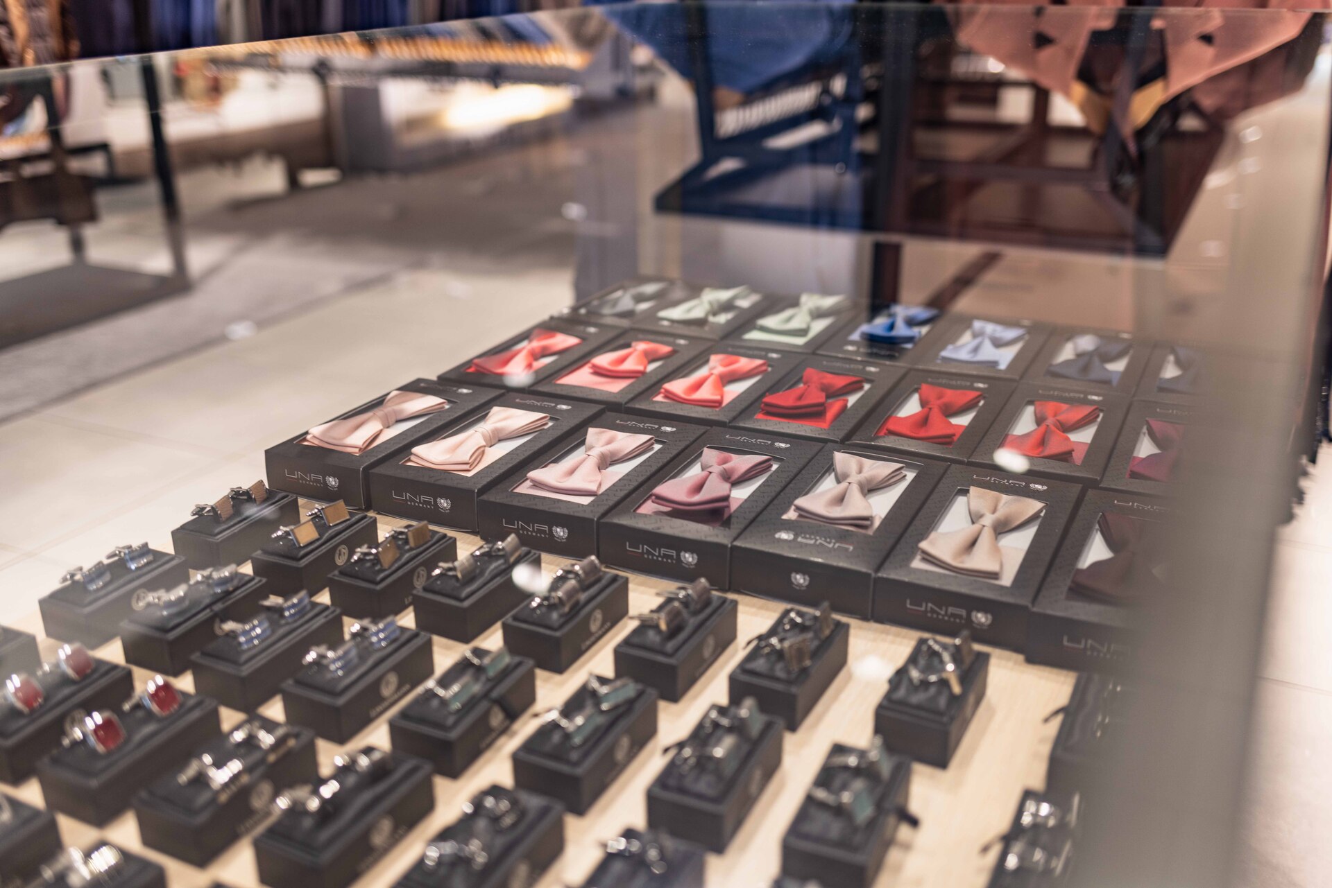 Herrenanzüge aus dem Modehaus Bültel & Westhoff, Am Thietor 10, 48431 Rheine, bueltel-westhoff.de