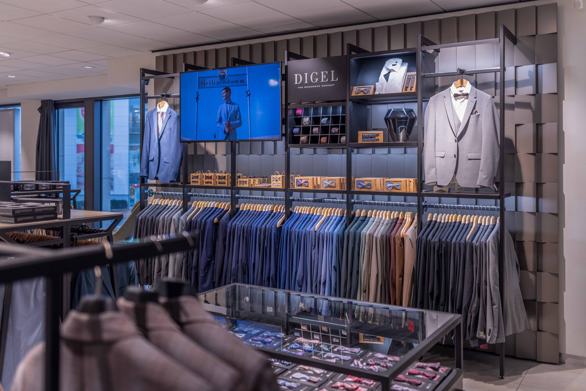 Herrenanzüge aus dem Modehaus Bültel & Westhoff, Am Thietor 10, 48431 Rheine, bueltel-westhoff.de