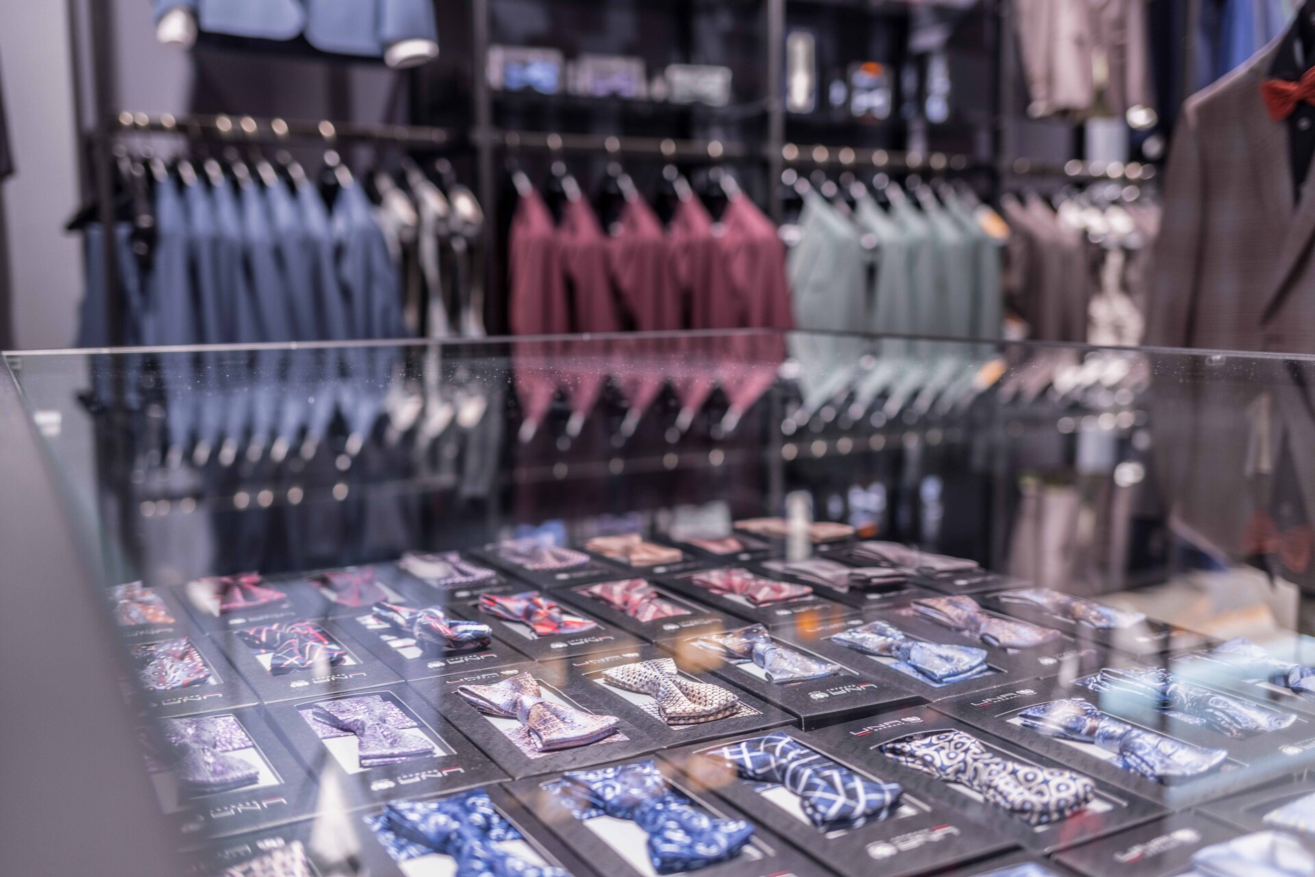 Herrenanzüge aus dem Modehaus Bültel & Westhoff, Am Thietor 10, 48431 Rheine, bueltel-westhoff.de